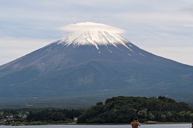 1 Day Private Mt Fuji & Lake Kawaguchiko English Speaking Driver - Arakura Sengen Shrine and the Chureito Pagoda climb