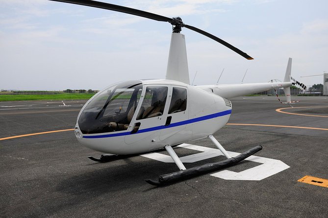 【10 mins】Tokyo Helicopter Tour + Private Car Pickup & Drop off - The aerial route: Imperial Palace, Tokyo Tower, and Skytree from a new angle