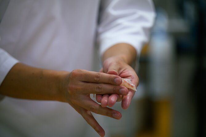 A One-of-a-Kind Sushi Experience in a Special Place of Japan - Toyosu fish, picked by seafood pros