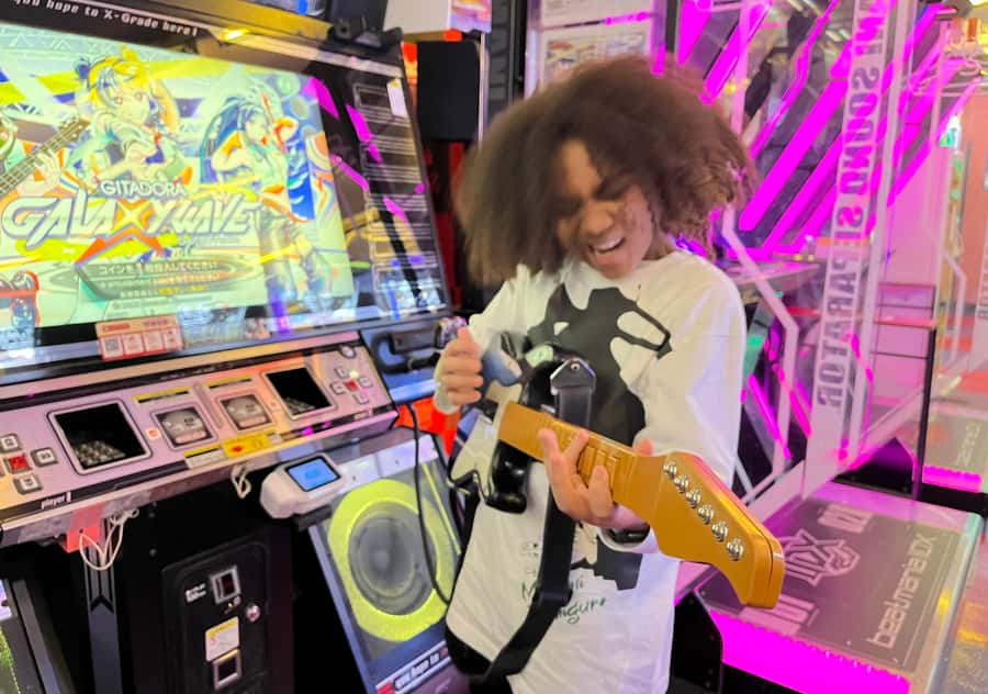 Akihabara: Private Anime and Pop Culture Tour - Akihabara Radio Kaikan: the easy first win