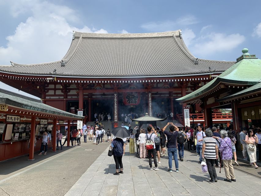 Asakusa: Kitchen knife store visits after history tour - The Knife Store Part: Neutral Help, Real-World Buying Support