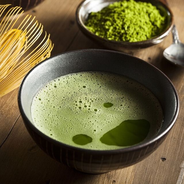 Asakusa, Tokyo's #1 Family Food Tour - Dessert and the drink finish: melon pan and matcha choices