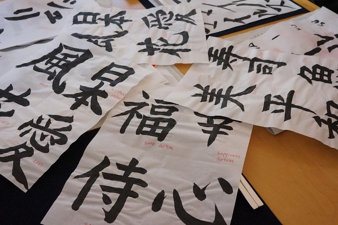Authentic Japanese calligraphy class in Tokyo! Kanji your name - Meet Maki: teaching style that makes kanji feel less scary