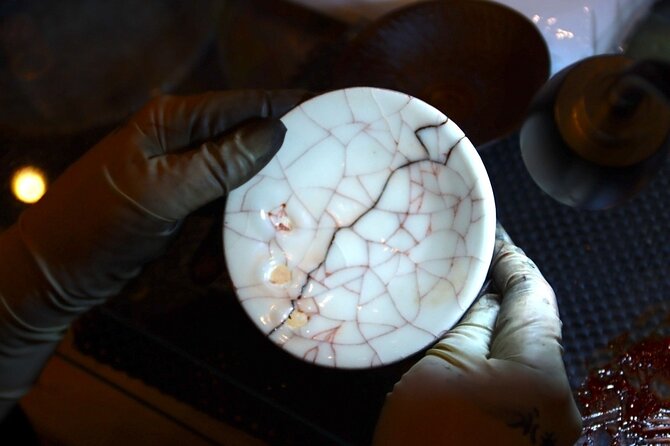 Authentic Pure Gold Kintsugi Workshop with Master Taku in Tokyo - Choose your kintsugi style: A, B, or C