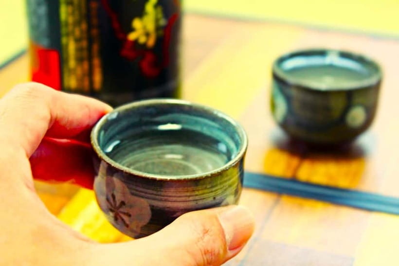 Casual Japanese sake tasting and snack experience, Kabukicho - Your first pours: warming up with lower-alcohol sake
