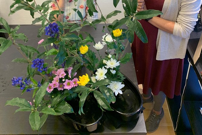 Discover the Art of Ikebana in Tokyo’s Historic Yanaka District - Picking flowers like a local, not like a tourist