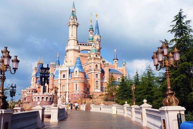 DisneyLand/Sea Ticket & Private Morning Ride from Hotel in Tokyo! - Disneyland or DisneySea: One Day Pass, One Big Choice