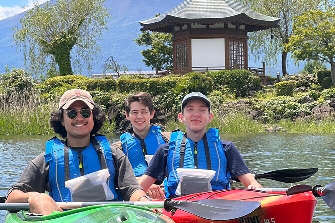 Early Morning Kayaking With Views of Mt Fuji at Lake Kawaguchiko - Route and duration: what “1.5 hours” feels like