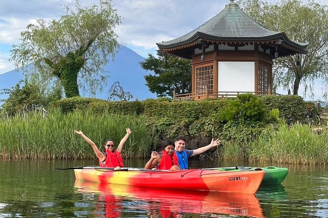 Early Morning Kayaking With Views of Mt Fuji at Lake Kawaguchiko - The 15-minute paddling lesson (and why it matters)