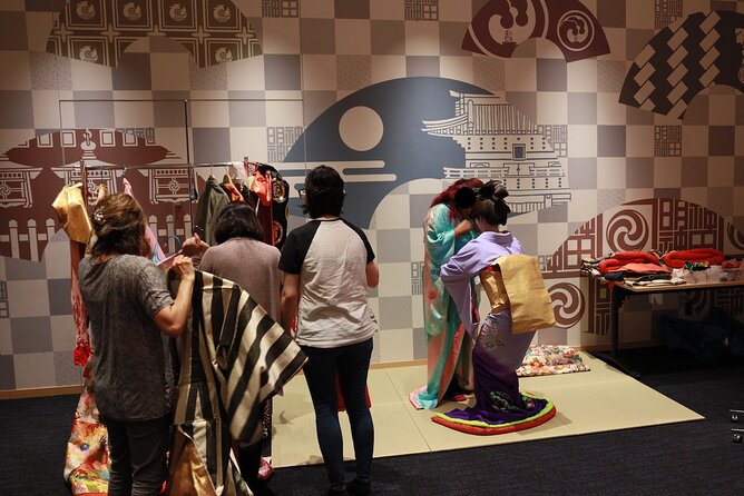 EDOCCO Tea House–A Quick Dive into Japanese Traditional Culture - Kimono Cosplay: the easiest way to make your Tokyo day feel different