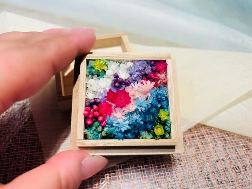 Experience Crafting a Flower-Adorned Mini Japanese Garden - Settling into the cafe and getting your materials explained