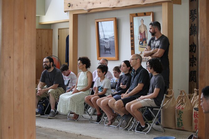 Experience the Sumo World in Tokyo - Guides and group size: How it usually feels in practice