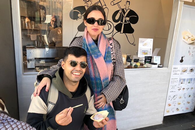 From Ocean to Chopsticks Tsukiji Market Food Tour By Local Expert - The guide factor: why small-group commentary matters