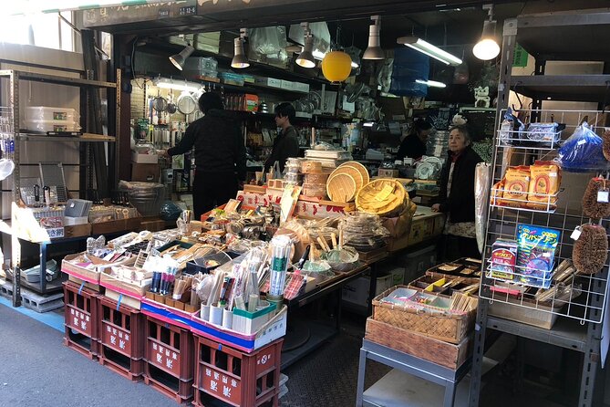 From Ocean to Chopsticks Tsukiji Market Food Tour By Local Expert - Tsukiji Hongwanji Temple: a calm start before market noise