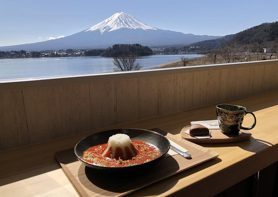 From Tokyo: Fuji Mountain Area - FujiQ - Lake Kawaguchiko - Chureito Pagoda - Lake Kawaguchiko: calm water, and choices for how you view it