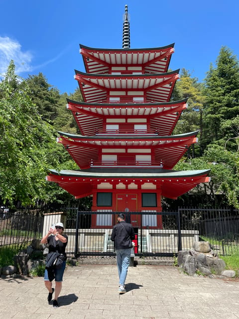 From Tokyo: Mount Fuji & Hakone Customize Private Day Tour - Oishi Park: cherry-season flower foregrounds and a slower finish