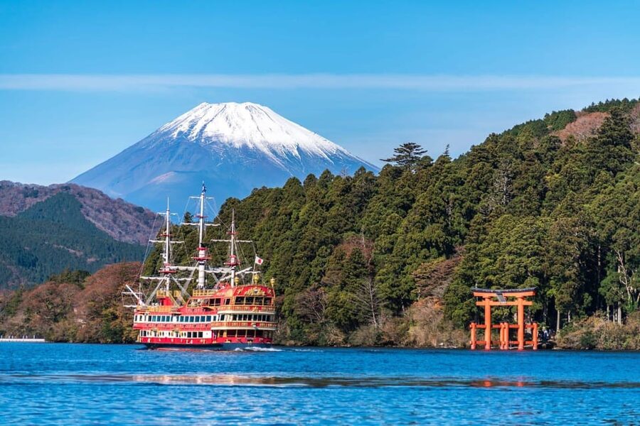 From Tokyo: Mount Fuji & Hakone Full Day Private Tour - Mount Fuji viewpoints: 5th Station, Chureito Pagoda, and the lake circuit