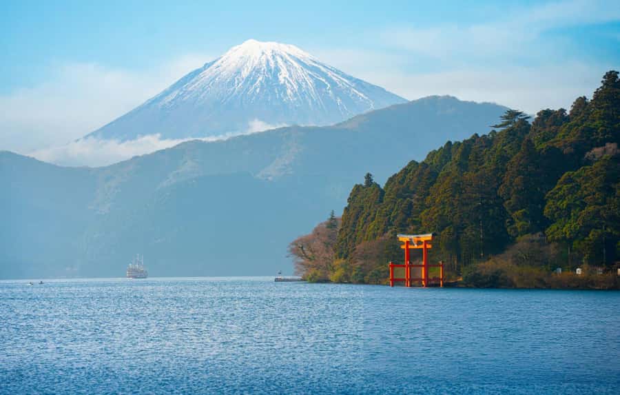 From Tokyo: Mt. Fuji & Hakone Private Day Tour (Low Price) - Oshino Hakkai, Saiko Lake, and Kitaguchi-hongu Shrine for a slower Fuji moment
