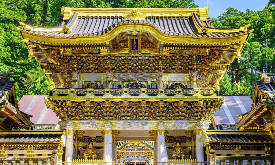 From Tokyo: Nikko Toshogu Day tour with Traditional Lunch - Enter Nikko by coach: the day’s rhythm from Tokyo Mode Gakuen