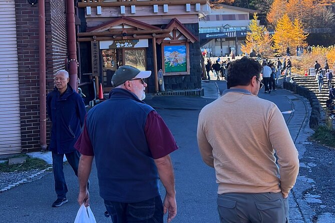 From Tokyo: Private Day Trip to Mount Fuji & Fuji Five lakes - Chureito Pagoda at Arakura Sengen Shrine: the postcard climb