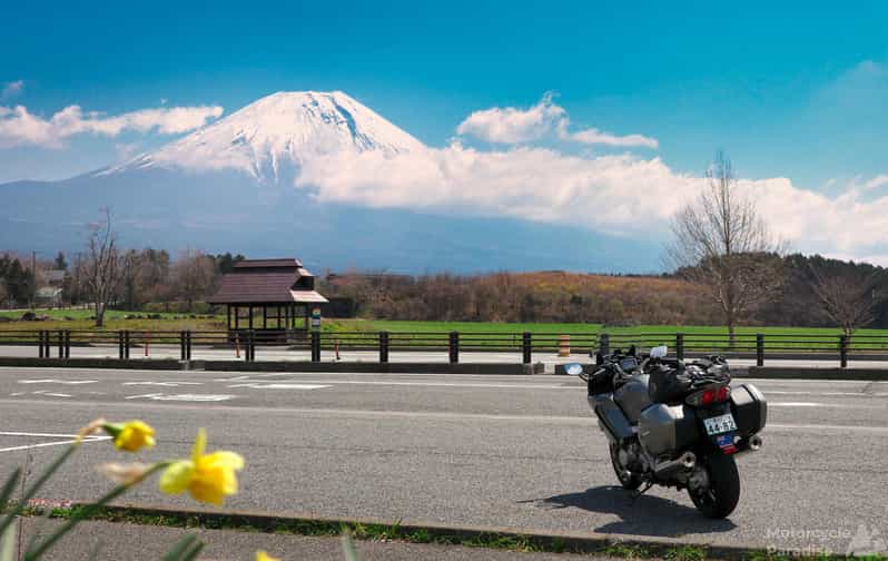 From Tokyo: Private Motorcycle Tour - Fuji, Hakone, Onsen - Riding out of Tokyo: pickup, timing, and why it feels different