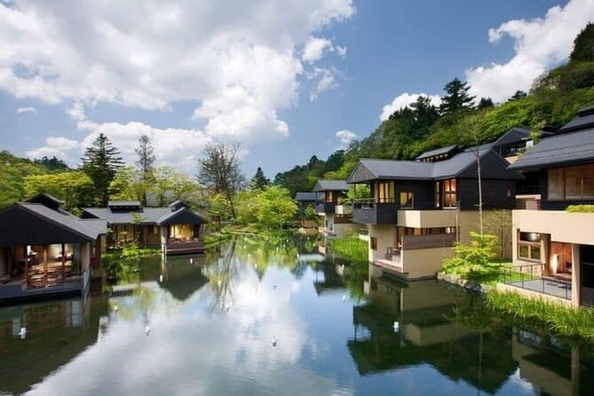 From Tokyo: Top 5 Scenic Spots of Mount Fuji Full-Day Tour - Oshino Hakkai: Springs, Walks, and a Complimentary Grass Cake