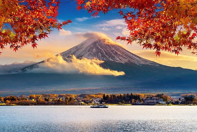 Full Day Tour at Mt. Fuji, Onsen, Lake Kawaguchi and Yamanaka - The seasonal plan: Fuji 5th Station vs Arakurayama Sengen Park