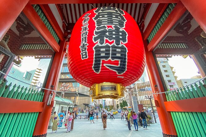 Get to know the secret of Asakusa! Shrine and Temple Tour - Otori Shrine’s giant rake and the Rooster Market story
