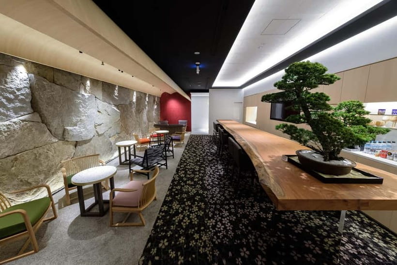 Ginza Tokyo: Easy Matcha (Green Tea) Experience - Where to meet in Ginza: Japan Premium Lounge Cafe, Wako Bldg.