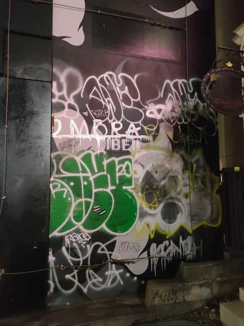 Graffiti in Tokyo Walking Tour: Shibuya and Harajuku - Why Tokyo Graffiti in Shibuya and Harajuku Feels Personal