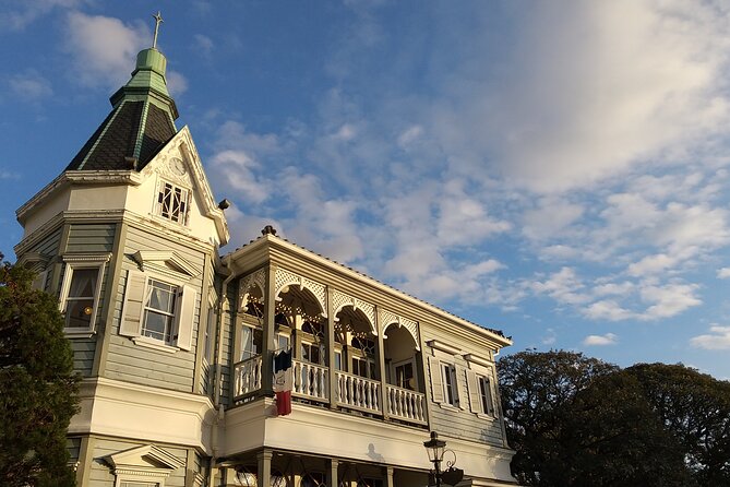 Guided History & Nature Exploration in the Yokohama Hill Area - Yamate Bluff and Berrick Hall: architecture with movie-recognition value