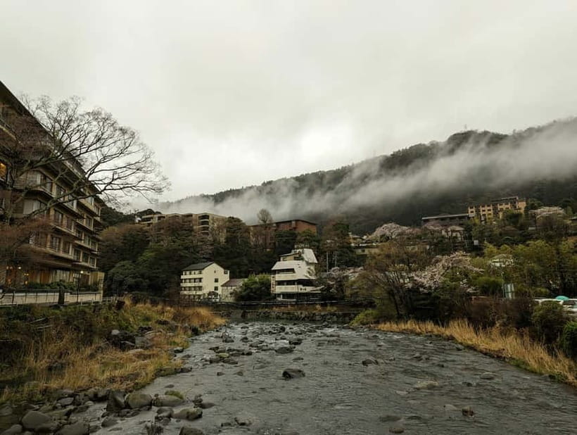 Hakone: Self Guided Trip to Mt. Fuji // Made by Local Guides - Moto Hakone Area Stop: Street Time and a Lunch-Ready Block