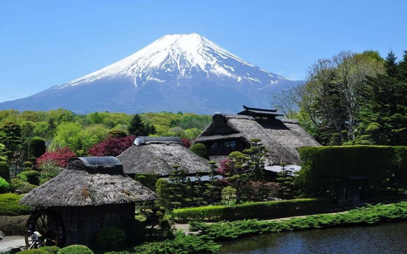 Halfway Up Mt,Fuji, Oshino Hakkai, Kawaguchiko from Tokyo - Fuji Michi (Honcho Street): the Insta-famous shot with real safety rules