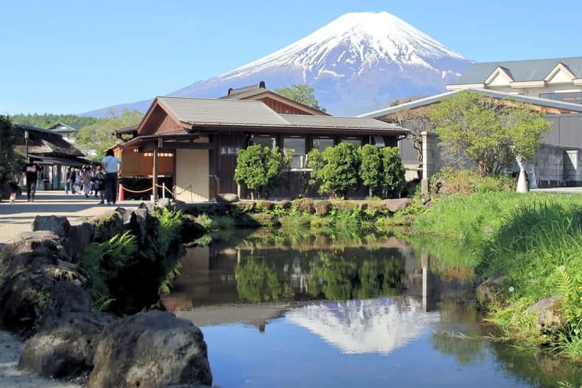 Halfway Up Mt,Fuji, Oshino Hakkai, Kawaguchiko from Tokyo - Guide and comfort: where experiences tend to split