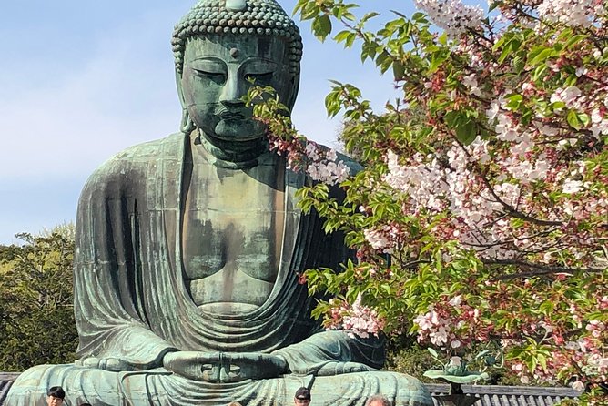 Historic Kamakura: Temples, Shrines and Street Food Private Walking Tour - Engaku-ji: Busudan Hall, Wooden Buddha, and Tengu Views