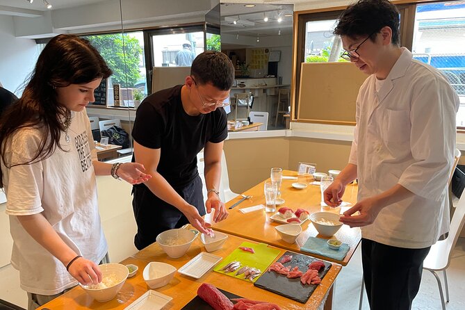 How to use Japanese knife, Tuna Cutting and Sushi Workshop - Group size and class vibe: friend-making without the crowd stress