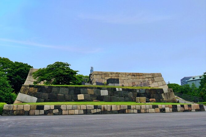 Imperial Palace East Garden and Edo Castle Walking Tour in Tokyo - Stop 2: Imperial Palace East Gardens and Edo Castle ruins
