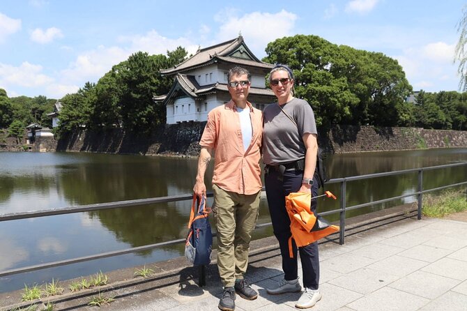 Imperial Palace Tour: Discover Samurai History with a Local Guide - Meet at Starbucks in Kōkyogaien: a simple start you should plan for