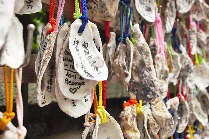 Introducing all the Famous Spots in Kamakura and Enoshima! - The smart part: your guide rides the train with you
