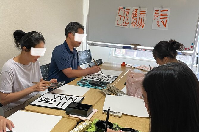 Japanese culture and calligraphy in Tokyo! - Nakano Broadway and a Classroom-Style Calligraphy Session