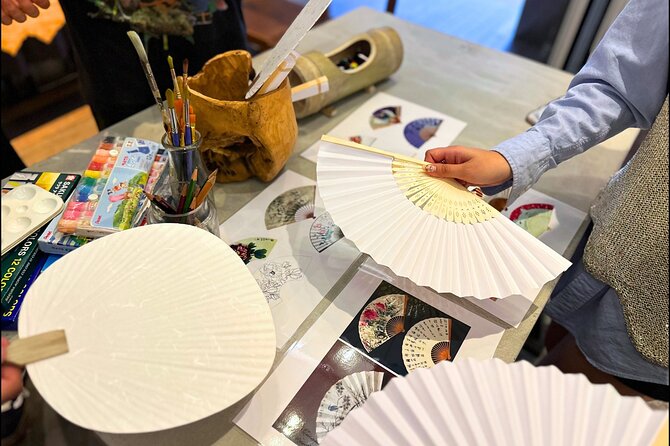 Japanese Fan Painting Workshop ~ in a Tokyo Flower Shop - Choosing Your Fan: Shape, Size, and Color Matter