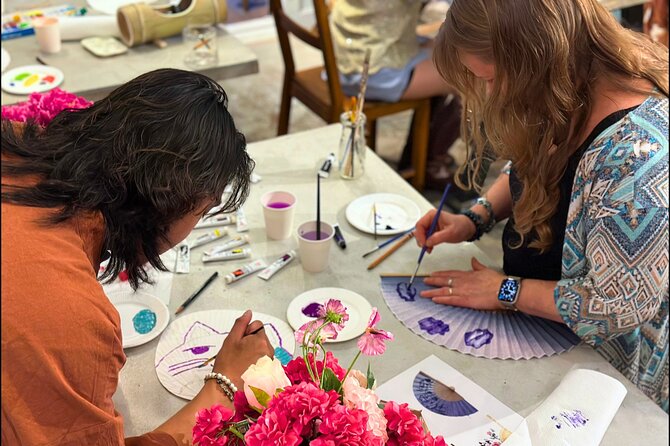 Japanese Fan Painting Workshop ~ in a Tokyo Flower Shop - The Technique Lesson That Helps: Painting on a Curved Surface