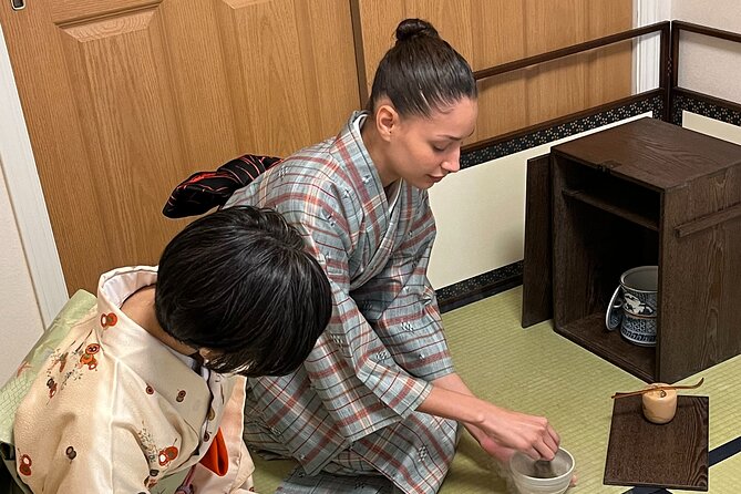 Japanese Tea Ceremony at Private Home in Yokohama, suburban Tokyo - Tea master talk and guest etiquette you can actually use