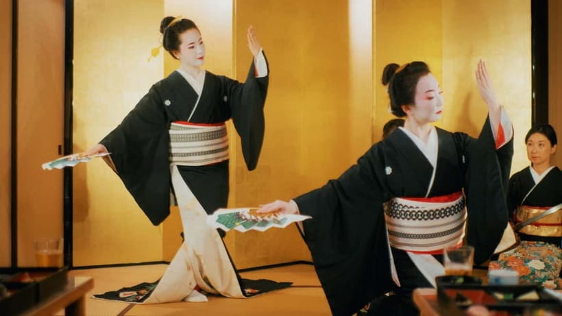 Japanese Traditional Entertainment Experience in Tokyo - Your Kimono Moment: Becoming an Edo Townsman