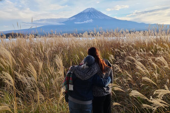 Johnny's Exclusive: Mt. Fuji Adventure from Kawaguchiko - Yagizaki Park, Lake Kawaguchiko, and Oishi Park: the Fuji shoreline loop