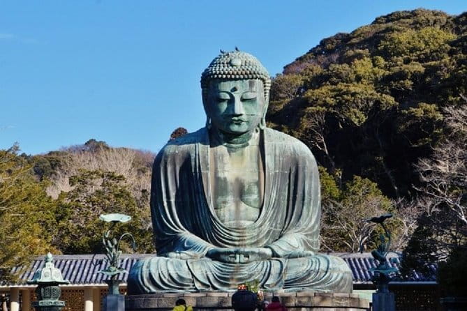 Kamakura Heritage Bike or Walk Tour with ex-Rickshaw guide - Tsurugaoka Hachimangu Shrine: Spiritual Center and Big-Time Architecture