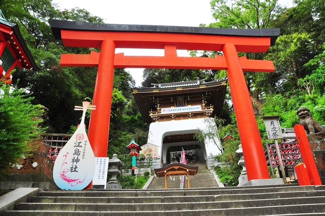 Kamakura Private Tour Great Buddha & Enoshima with English guide - Yokohama Chinatown: Switch to Street Life