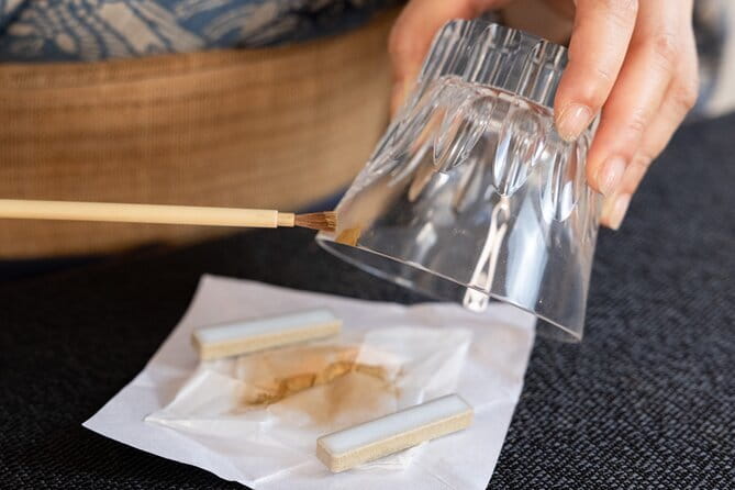 Kintsugi Workshop Class in Shibuya, Tokyo with mon cadeau - How the workshop runs: from demos to your hands-on kintsugi