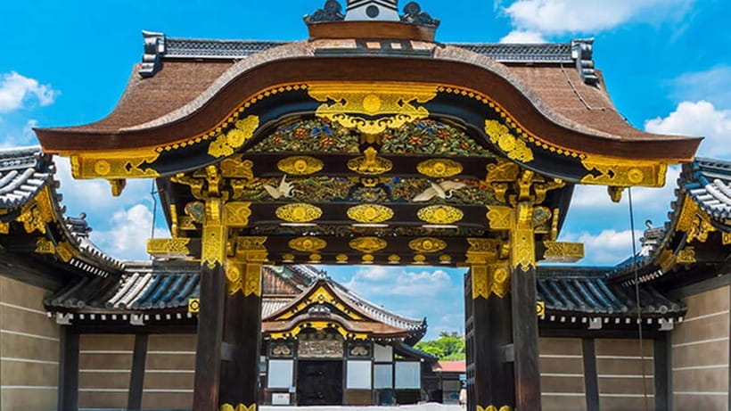 Kyoto: Nijo Castle World Heritage Guided Tour with Admission - Ninomaru Palace rooms that show hierarchy the moment you step in