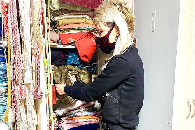 Let's make kimono !（Kimono is a gift for you - Entering a Tokyo home, not a factory line